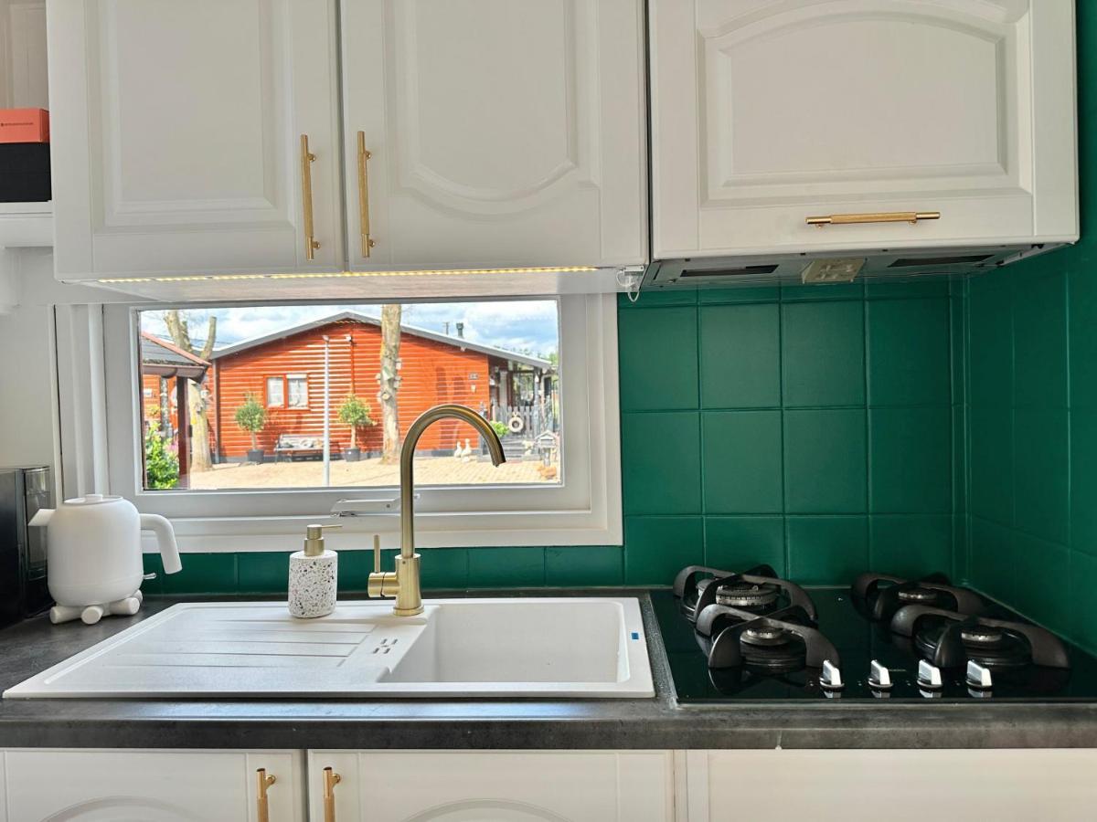 Erm Gezellig Chalet Met 2 Slaapkamers En Zicht Op Het Water מראה חיצוני תמונה