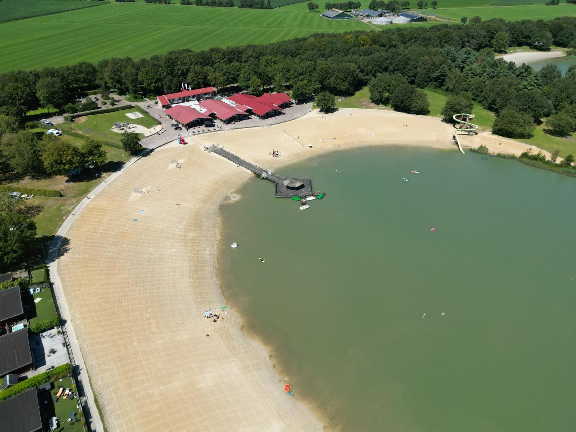 Erm Gezellig Chalet Met 2 Slaapkamers En Zicht Op Het Water מראה חיצוני תמונה